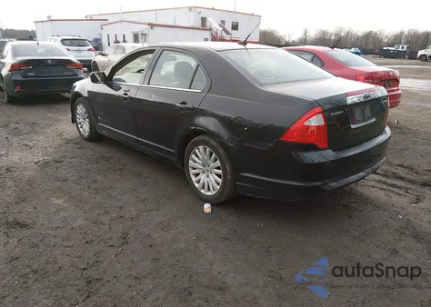 2010 Ford Fusion Hybrid z USA, uszkodzony, nr VIN 3FADP0L31AR316467